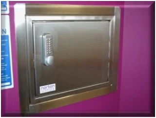 Stainless steel transfer hatch with accessory options